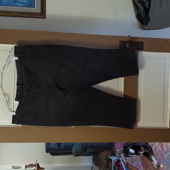 Capris - Picture 2 of 4